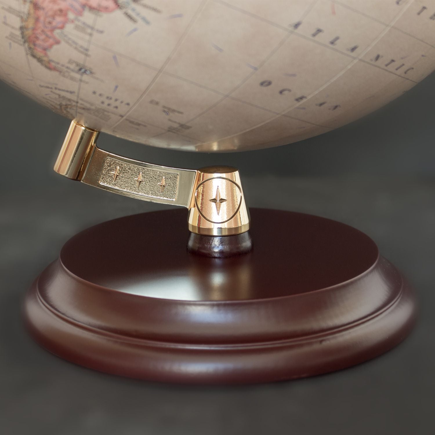 Magellan Vasa Globus 32 cm ohne Meridian mit Holzfuß, politisches Kartenbild